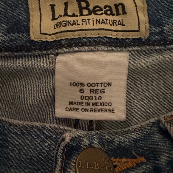 L.L. Bean Straight Blue Jeans - Original Fit - Picture 4 of 4